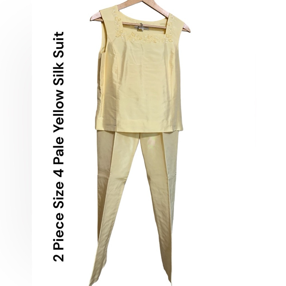 Silk blend, lined pantsuit.